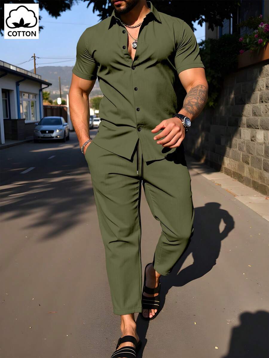 Manfinity Homme Setelan Kasual Pria Lengan Pendek dan Celana Warna Polos - Hijau Tentara - View 1