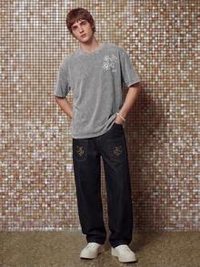 Áo thun nam cổ tròn tay ngắn đính đá Rhinestone Star thường ngày của Manfinity Streetrush, Áo thun nam mùa hè dáng rộng in hình ngôi sao Rhinestone, Áo thun họa tiết cắt cúp thời trang đường phố, Hip-Hop đường phố, Quà tặng bạn trai, Thời trang đường phố nam, Đá Rhinestone, Halloween, Tiệc Halloween, Thời trang đường phố - Xám - Xem 2