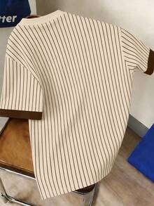 Manfinity Joysei Men's Casual Round Neck T-Shirt With Striped Cuff Panels - Coffee Brown - View 2