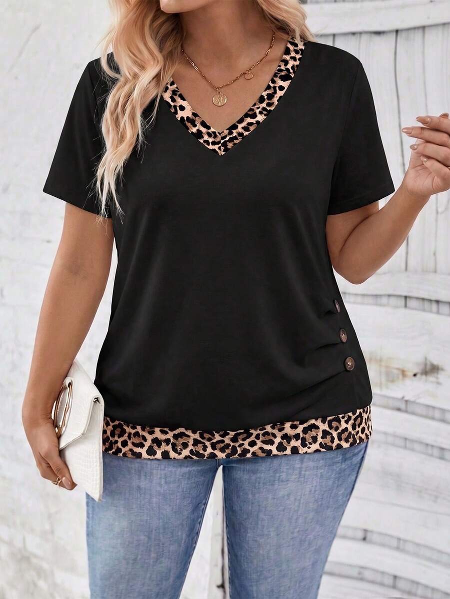 EMERY ROSE Plus Size V-Neck Leopard Print Patchwork Black Fabric Casual T-Shirt With Side Ruched Button Design - Multicolor - View 1
