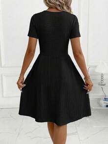 SHEIN Clasi Đầm dệt jacquard thanh lịch, thích hợp mặc hàng ngày. - màu đen - Xem 2