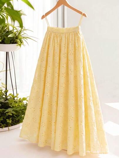 SHEIN Franclia Chân váy chữ A màu vàng nhạt họa tiết hoa rỗng thời trang và thanh lịch