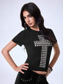 Shutterstock Y2Kool Áo thun nữ tay ngắn cổ tròn ôm sát, họa tiết thánh giá kim loại đen kiểu Y2K Gothic Chic, thích hợp cho các bữa tiệc mùa xuân/hè, kỳ nghỉ biển và mặc hàng ngày. - màu đen - Xem 3