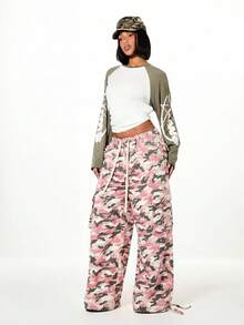 SUMWON WOMEN Pantalones cargo de camuflaje de tiro bajo con paracaídas, con adornos de perlas y rhinestones, pantalones anchos con cordón - Rosa - Ver 5