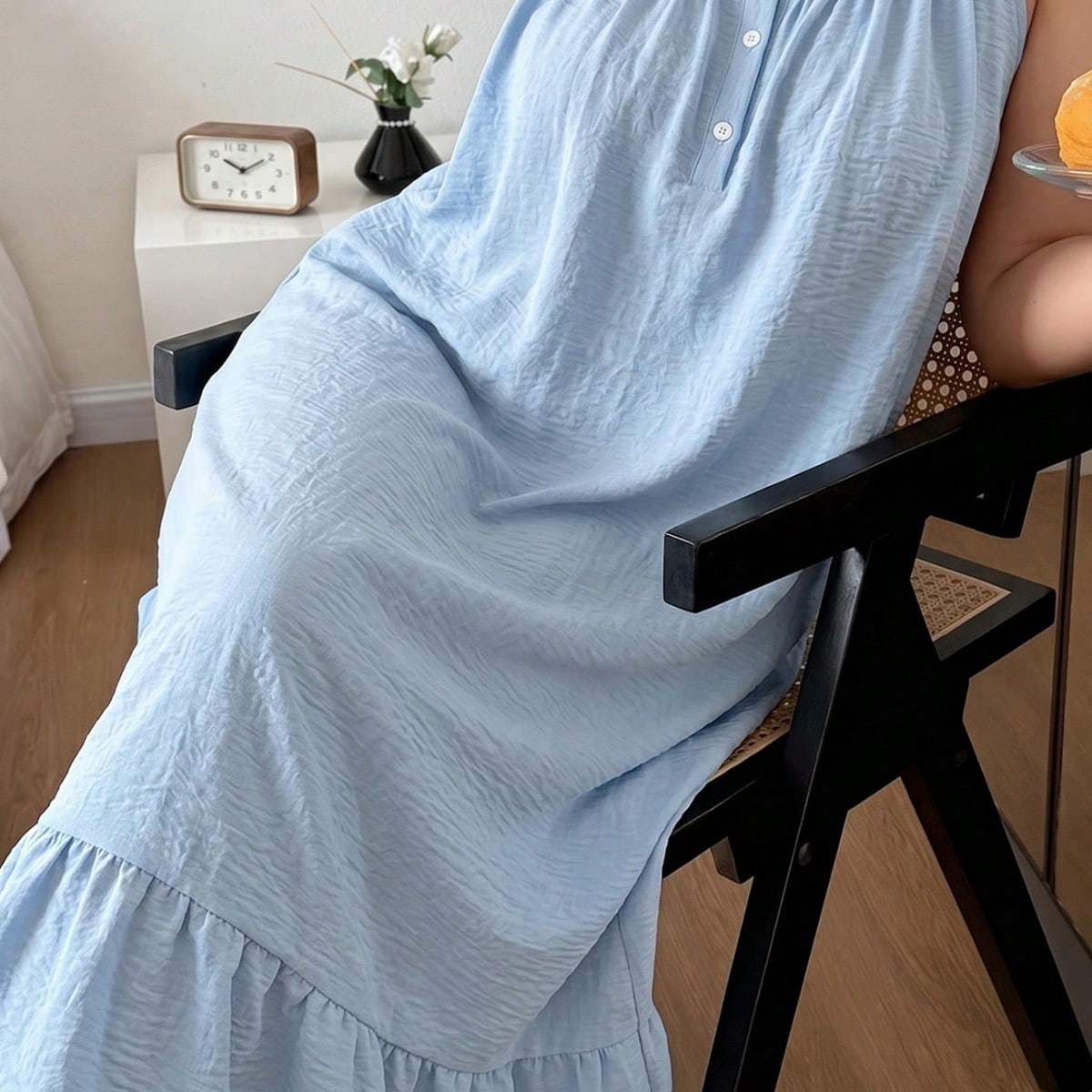 Camisón de mujer de talla grande sin mangas de unicolor con volantes en el bajo
