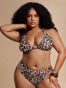 SHEIN BAE Bộ bikini hai mảnh Bonvoyette Xuân/Hè 2026 dành cho nữ, kiểu dáng dây mảnh, cổ yếm, nền đen, chấm bi trắng, họa tiết ngẫu nhiên, dễ thương, cắt cao bên hông, thích hợp cho kỳ nghỉ hè, bộ bikini nữ, trang phục hè hai mảnh, đồ bơi hai mảnh nữ. - Đỏ - Xem 1