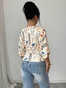 Elenzga Plus Size Elegant V-Neck Printed T-Shirt - Apricot - View 2
