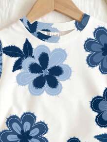 SHEIN 2件套，适合4-7岁女童，复古/乡村风渐变蓝色花卉印花+蓝色纹理短袖T恤+短裤，轻盈透气，适合日常、上学、生日派对、野餐、儿童节、春夏秋季穿着。 - 彩色 - 查看 5