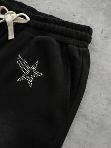 ROMWE MEN Pantalones cortos casuales con bolsillo en diagonal, decoración de diamante de imitación y cordón en la cintura para hombre, estilo urbano - Negro - Ver 5