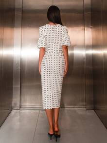 Bris Aura Vestido elegante ajustado con mangas abullonadas, cuello en V profundo y encaje, con estampado de lunares - Albaricoque - Ver 2