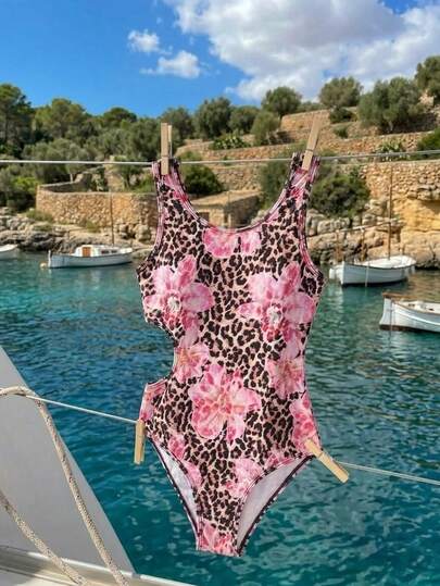 SHEIN Tween Girls' Black & White Contrast Floral Patchwork One-Piece Swimsuit, Cute Casual Daily Beach Holiday Swimwear Mothers Day Outfit Graduation Suitable For Spring & Summer Daily, Outing, Vacation, Holiday Wear, Stylish Girls, Casual Wear, New Style, Homecoming, Chill Vibe Outfits, Back To School, Girly Style T Shirt