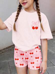 [Bộ sản phẩm phổ biến: 3 món (Áo phông & Quần legging) trong một] Họa tiết nơ và quả anh đào dễ thương, nơ nhiều màu sắc, sọc hồng ngọt ngào kiểu retro, phong cách graffiti, nữ tính, thoải mái, Y2K, bộ áo phông tay ngắn rộng rãi đơn giản cho bé gái tuổi teen và quần legging, bộ 3 món, nhiều món phù hợp cho mùa hè - Nhiều màu - Xem 2