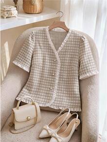 SHEIN Frenchy Áo sơ mi nữ cỡ lớn kẻ caro viền bèo nhún, thanh lịch, thích hợp mặc đi làm vào mùa hè. - Màu be - Xem 1