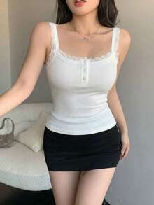 DAZY 蕾丝拼接蝴蝶结装饰修身吊带背心（女士款） - 白色 - 查看 6
