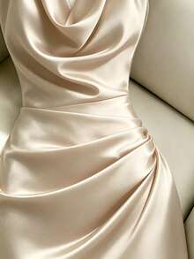 Elegante vestido marrón de moda nueva con cuello drapeado, pliegues en la cintura para un ajuste ceñido, sexy, elegante, estiloso, vestido mini ajustado marrón - Champán - Ver 5