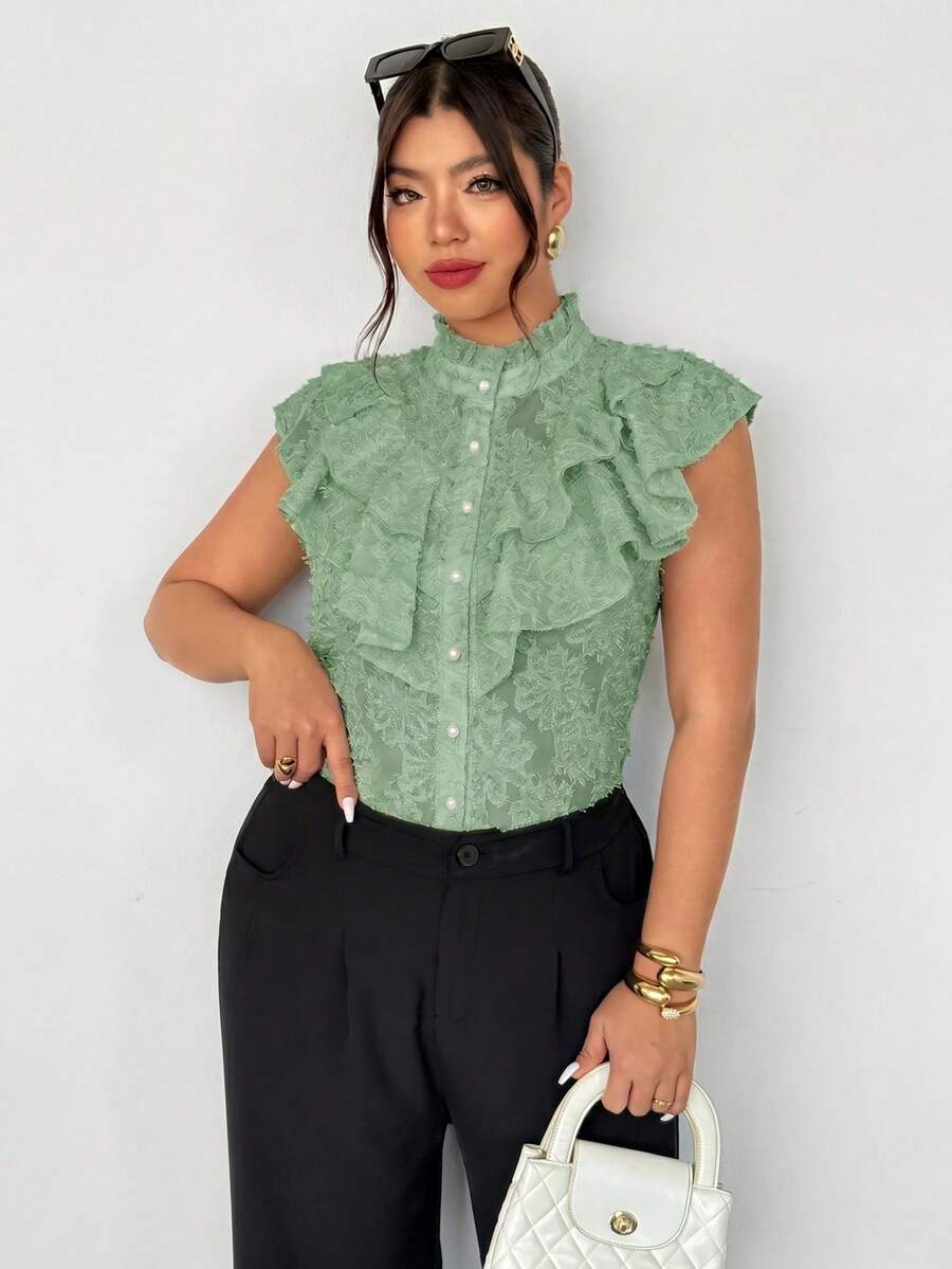 Firerie Camisa de verano de talla grande, elegante, de unicolor, con textura y volantes, con botones delanteros - Verde - Ver 1