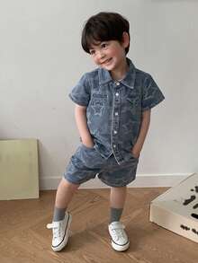 DAZY Set 2 Potong Kemeja Denim Kasual Musim Panas untuk Balita Laki-laki dengan Kerah & Celana Pendek - Biru - View 7