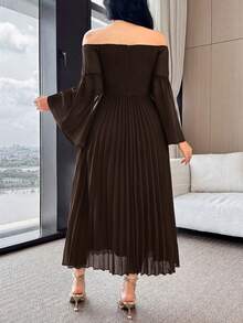 Modelyn Gaun Wanita Polos Lengan Mengembang Tanpa Bahu dengan Hem Berlipit, Panjang Sedang - Coffee Brown - View 2
