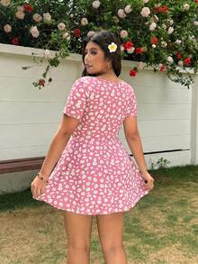 SHEIN EZwear Jumpsuit Wanita Ukuran Besar Motif Bunga Daisy Merah Muda dengan Leher Persegi - Berwarna merah muda - View 2