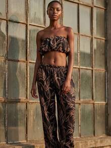 Rouah Bộ đồ nữ gồm áo croptop cổ yếm in họa tiết lá và quần dài cạp thấp, họa tiết cây cỏ, phong cách nghỉ mát biển - Bộ đồ mùa hè phối hợp, bộ hai mảnh mùa hè, bộ quần áo. - màu đen - Xem 1