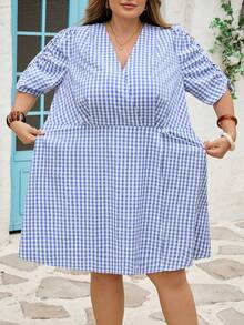 SHEIN CURVE+ Abito estivo semplice con maniche a sbuffo e scollo incrociato, disponibile nei colori blu, oro, giallo, blu e bianco. Abito estivo da donna con maniche a sbuffo. Abito da picnic. Set primaverile da donna. Abito primaverile da donna, abito estivo, abbigliamento primaverile - Blu e Bianco - Visualizzare 5