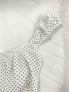 Blusa de cuello cuadrado con mangas de pétalo, cintura con lazo, lunares azul marino - Blanco - Ver 3