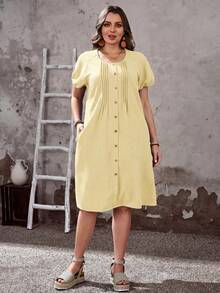 Vestido casual de mujer talla grande de unicolor, cuello redondo, manga corta abullonada, diseño de un solo pecho y plisado - Amarillo claro - Ver 3