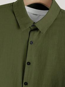 Manfinity Homme Setelan Kasual Pria Lengan Pendek dan Celana Warna Polos - Hijau Tentara - View 4