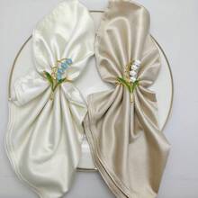 Cirelle 1 buah Cincin Serbet Bunga Lily of the Valley yang Elegan | Tempat Serbet Logam Bermotif Bunga untuk Dekorasi Meja - MultiWarna - View 9
