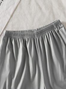 Fantacosmos Bộ đồ 2 mảnh gồm áo thun ngắn tay và quần short in họa tiết phối màu dành cho bé trai, trang phục thường ngày năng động và thể thao cho mùa xuân/hè, phù hợp cho mặc hàng ngày, thể thao và phong cách đường phố. - Xám - Xem 6