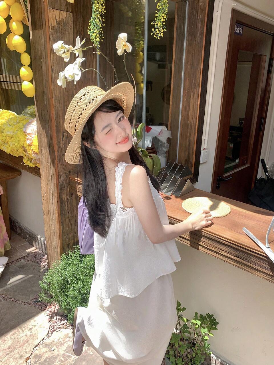 Women's Lace Patchwork Camisole Shirt + Elegant Sexy Korean Style 2-Piece Set, Spring/Summer Lounge Sets Golf White