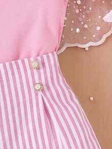 Elladie kids Bộ đồ bé gái gồm áo thun gân màu hồng họa tiết hoa bất đối xứng và quần short gân cài cúc ngọc trai, trang phục mùa hè tươi tắn, năng động. - Hồng - Xem 7