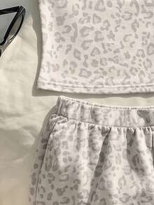 SHEIN Vintaside Kids Tween Girls White Cami Top And Drawstring Shorts Set,Light Leopard Print,Casual Summer Outfits,Teenage Vacation Holiday Wear,Lightweight&Comfortable - Multicolor - View 3