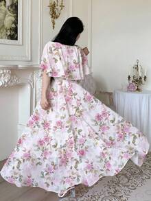 Modelyn 女士短袖中长连衣裙，女士短袖数码印花收腰连衣裙，披肩袖荷叶边下摆，优雅美丽，魅力四射，时尚靓丽，Y2K涤纶面料，适合外出、节日、派对等场合。女士夏季连衣裙，女士约会、派对、度假连衣裙。女士连衣裙，印花连衣裙，沙滩度假连衣裙 - 淺粉色 - 查看 2