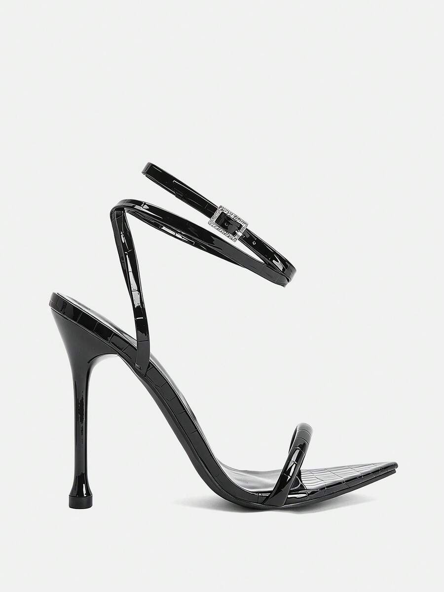 Glitzique Sandalias plateadas para mujer, nueva moda de verano 2025, sandalias planas cómodas y sexy para baile de salón, discoteca y club nocturno, con tiras negras