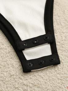 SHEIN Franclia 女士休闲日常通勤撞色滚边 Polo 领罗纹针织连体衣，夏季 - 黑與白 - 查看 5