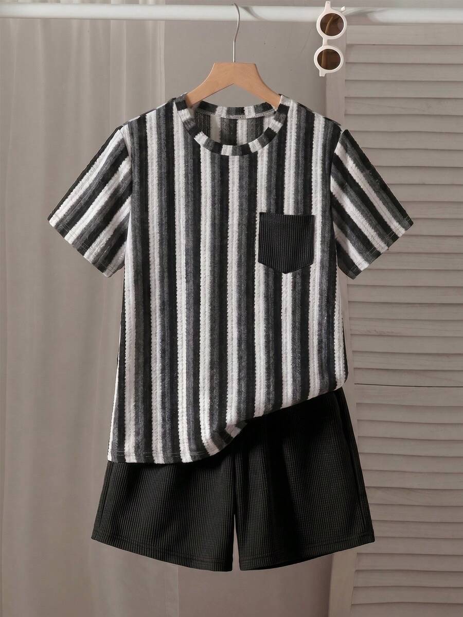 Setelan Kaos Lengan Pendek dan Celana Pendek Bergaris Saku Kasual Musim Panas untuk Anak Laki-Laki Remaja - Hitam - View 1