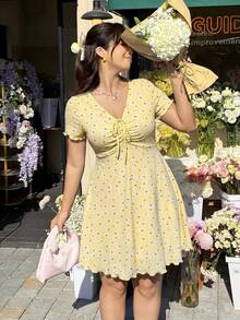 GalTyme Plus Size Women V-Neck Allover Print Ruched Fashion Date Party Dress - Pale Yellow - View 5