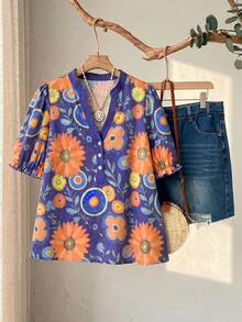 SHEIN CURVE+ 大码女式夏季休闲度假乡村宽松印花V领短袖衬衫上衣，适合夏季/花卉、夏季假期、春假、度假装扮、外出装扮、2026新款服装，简约时尚，日常穿着，休闲度假波西米亚风上衣，花卉衬衫，女士夏季衬衫，复古女式上衣，适合夏季、度假、通勤、日常穿着 - 紫色 - 查看 2