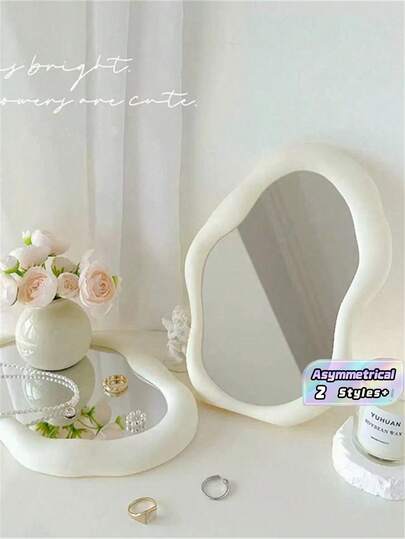 1 chiếc gương trang điểm cầm tay hình đám mây bất đối xứng, thích hợp cho ký túc xá, căn hộ nhỏ hoặc khi đi du lịch. Có thể dùng để trang điểm, chăm sóc da hoặc kiểm tra ngoại hình trước khi ra ngoài.