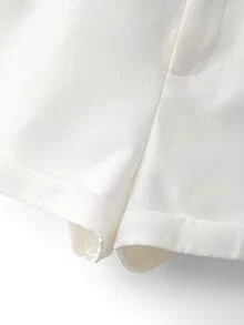 SHEIN PETITE CURVE Plus Size Women's Fashionable A-Line White Shorts, Versatile And Multifunctional - White - View 4