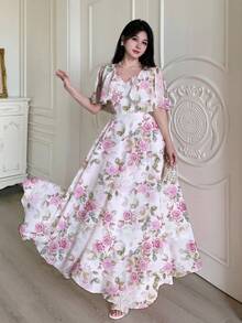 Modelyn 女士短袖中长连衣裙，女士短袖数码印花收腰连衣裙，披肩袖荷叶边下摆，优雅美丽，魅力四射，时尚靓丽，Y2K涤纶面料，适合外出、节日、派对等场合。女士夏季连衣裙，女士约会、派对、度假连衣裙。女士连衣裙，印花连衣裙，沙滩度假连衣裙 - 淺粉色 - 查看 5