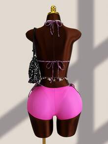 Swim SXY Set de 3 piezas: Top de bikini con tirantes finos y estampado sexy, Bottom de triángulo con lazos laterales y shorts - Multicolor - Ver 2