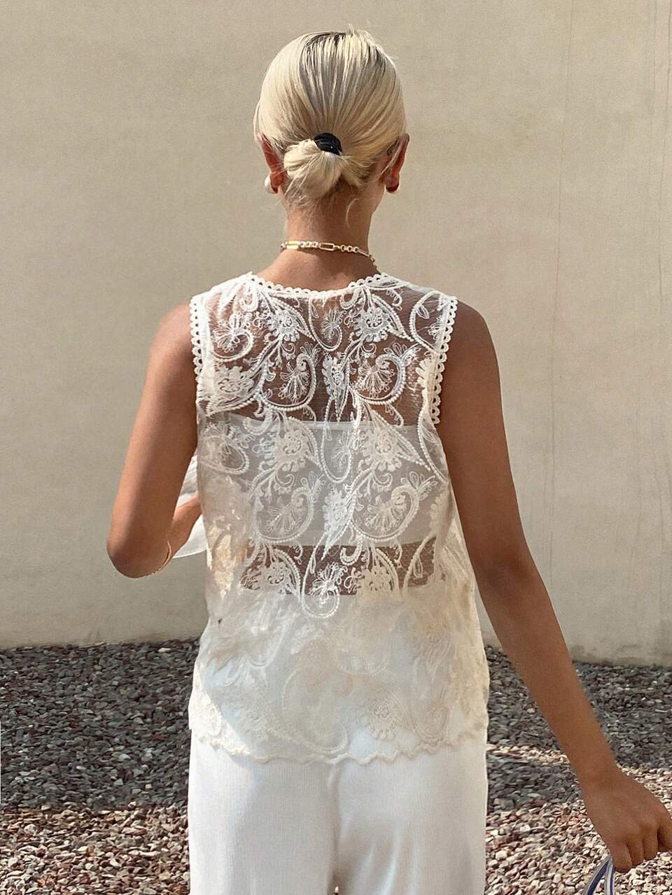 Women's Lace Crochet Sheer Back Casual Elegant Tank Top, Summer Wedding Daytime Beige School Day Party Anniversary Vacation
