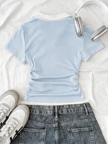 SHEIN Áo croptop dệt kim cổ bẻ màu xanh dương và trắng, kiểu dáng thường ngày, ôm sát, có thêu logo nhỏ, dành cho bé gái tuổi teen. - Xanh và trắng - Xem 2