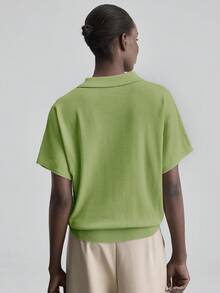 Ontre 女款鼠尾草綠針織 Polo 衫，100% 黏膠纖維透氣上衣，適合夏季商務休閒辦公穿著，V 領落肩短袖襯衫 - 綠色 - 查看 3