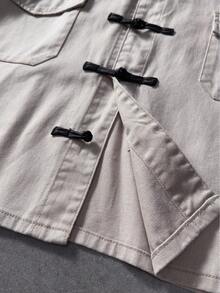 ROMWE MEN Street Life Áo sơ mi denim nam tay ngắn, cài nút đơn giản, có túi nắp, thích hợp cho mùa hè. - Màu be - Xem 3