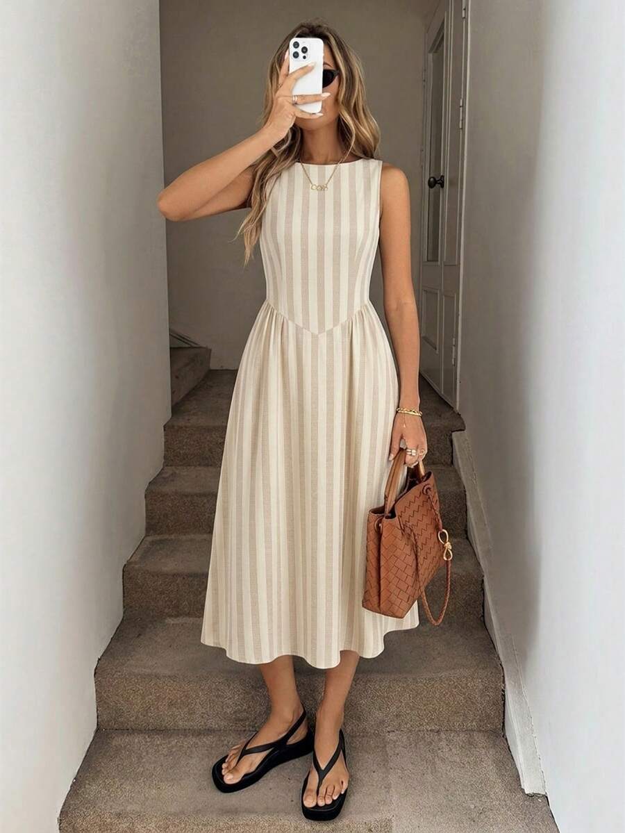 SHEIN LUNE Vestido midi de línea A con cintura recogida, sin mangas, a rayas azules y blancas, ropa casual de vacaciones hecha de tela de algodón transpirable - Multicolor - Ver 1