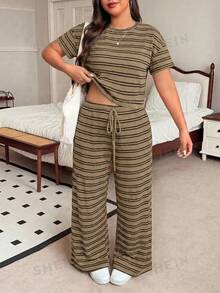 SHEIN EZwear 大码夏季条纹T恤和裤子休闲两件套 - 軍綠色 - 查看 1