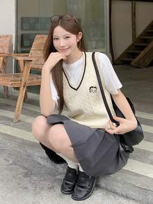 DAZY Áo vest len nữ cổ chữ V thêu họa tiết cáp phối màu tương phản, kiểu dáng thường ngày. - Màu be - Xem 6